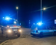 Ewakuacja mieszkańców bloku przy ul. Poznańskiej. Kilka niewybuchów w jednym z mieszkań