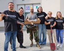 <p>Ekipa działająca przy CAL-u Kozan&oacute;w. Oni organizuję przeciwpowodziowy Wolontariat Sąsiedzki. Pierwszy z lewej Krzysztof Chudy, lider przeciwpowodziowy osiedla</p>