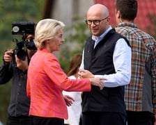 Ursula von der Leyen, szefowa Komisji Europejskiej i Jakub Mazur, wiceprezydent Wrocławia w Marszowicach