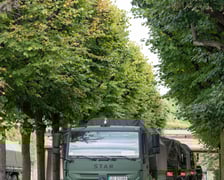 <p>Wojsko pomaga powodzianom z Wrocławia i Dolnego Śląska, żołnierze są zakwaterowani w kompleksie Hali Stulecia</p>