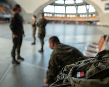 <p>Wojsko pomaga powodzianom z Wrocławia i Dolnego Śląska, żołnierze są zakwaterowani w kompleksie Hali Stulecia</p>
