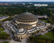 <p>Wojsko pomaga powodzianom z Wrocławia i Dolnego Śląska, żołnierze są zakwaterowani w kompleksie Hali Stulecia</p>