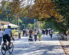 Mieszkańcy Wrocławia spacerują nad Odrą 22.09.2024