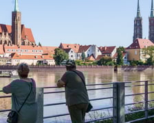 Mieszkańcy Wrocławia spacerują nad Odrą 22.09.2024