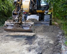 Układanie twardej nawierzchni na Gostyńskiej, 30 września 2024