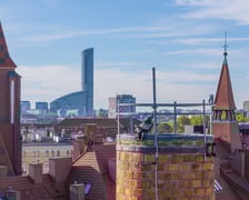 Krasnale na kominie na Bulwarze Staromiejskim we Wrocławiu