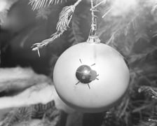 Ozdoby choinkowe i stroiki świąteczne w lat 60. i 70. XX wieku