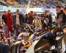 <p>Zabytkowe samochody, motocykle i rowery custom obejrzymy na imprezie Kustomhead w Hali Stulecia</p>