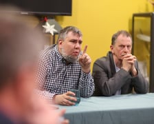 Spotkanie mieszkańców i RO Powstańców Śląskich z przedstawicielami miasta. Z lewej Michał Kwiatkowski, przewodniczący Zarządu Osiedla Powstańców Śląskich, obok Adam Przybyszewski, przewodniczący RO