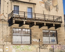 <p>Balkon kamienicy został poszerzony, także najprawdopodobniej pod koniec lat 30. XX wieku</p>