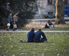 Spacerowicze we Wrocławiu