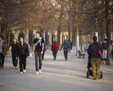 Spacerowicze we Wrocławiu