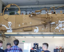 <p>Uczniowie mają zajęcia&nbsp;w Katedrze Ceramiki oraz Katedrze Wzornictwa.</p>