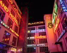 Wrocławska galeria neonów przy Ruskiej znów świeci! Niezwykły pokaz - 5.04.2025