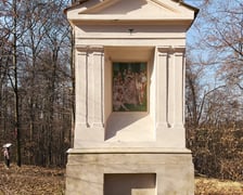 <p>Jedna z kapliczek Kalwarii Trzebnickiej</p>