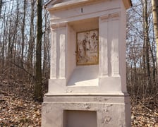 <p>Jedna z kapliczek Kalwarii Trzebnickiej</p>