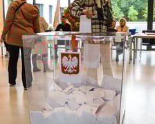 Głosowanie w komisji nr 108 w liceum nr 5 przy Kuronia na Hubach