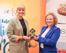 <p>Katarzyna Szymczak-Pomianowska (z lewej) i Małgorzata Scheuer-Tyc</p>