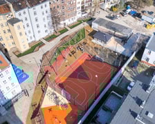 <p>Wyremontowana część podw&oacute;rka im. Wszystkich Mieszkańc&oacute;w&nbsp;</p>