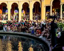 <p>Na Bastionie Sakwowym tłumy meloman&oacute;w. Koncert muzyki filmowej oczarował publiczność</p>