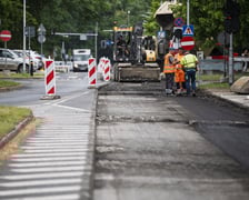 Sprzęt budowlany i drogowcy na Bajana, pierwszy dzień remontu (23 czerwca 2025)