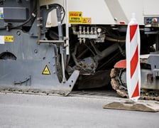 Sprzęt budowlany i drogowcy na Bajana, pierwszy dzień remontu (23 czerwca 2025)