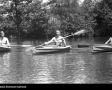 Kajakarze w Kotlinie Kłodzkiej w latach 40.