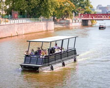 Upał we Wrocławiu. W niedzielę 6 lipca temperatura przekroczyła 30 stopni Celsjusza. Turyści i wrocławianie szukają ochłody