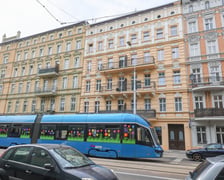 Kamienica Jedności Narodowej 172 po remoncie, lipiec 2025
