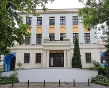 Powojenna, zabytkowa willa Powstańców Śląskich 22, lipiec 2025