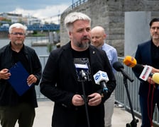 <p>Radosław Michalski | Wodowanie urządzenia (bojki) analitycznego przy moście Grunwaldzkim oraz bojka na Odrze, 23 lipca 2025 roku</p>