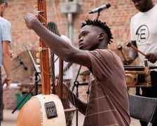 Uczestnicy tegorocznej edycji projektu Lelefant podczas pikniku z animacjami i atrakcjami dla rodzin w Leśnicy