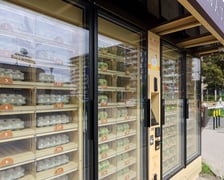 Jajomat przy ul. Popowickiej we Wrocławiu