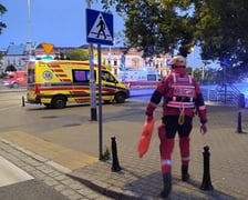 Mężczyzna w fosie miejskiej, akcja ratunkowa