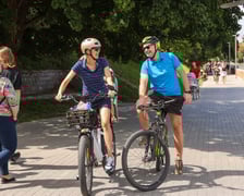 Lato w mieście. Wrocławianie spacerują nad Odrą i na Ostrowie Tumskim