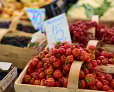 Targ na Ptasiej na wrocławskim osiedlu Nadodrze