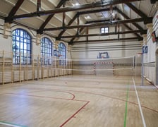 Przygotowania do roku szkolnego 2025/2026. Sala Gimnastyczna w Zespole Szkół Zawodowych  przy ul. Dawida