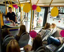 Specjalny autobus przywiózł akcję HejTy Reaguj do Liceum nr 8 im. Bolesława Krzywoustego