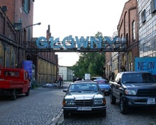 <p>Backstage galerii Neon Side - tu trzymane są niewyeksponowane wrocławskie neony z dawnych lat</p>