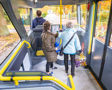 Autonomiczny bus BB-1 od 15 października wozi pasażerów po cmentarzu Osobowickim