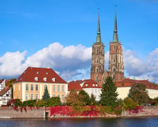<p>Jesień we Wrocławiu - widok na Ostr&oacute;w Tumski i katedrę</p>