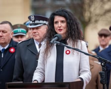Oficjalne obchody Święta Niepodległości na wrocławskim Rynku. Przemówienie wojewody Anny Żabskiej