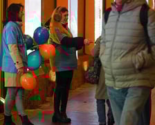 <p>Mini koncert z mappingiem pod Arkadami na Świdnickiej. Były gesty życzliwości, muzyka, mapping</p>