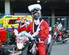 Początek parady Moto Mikołajów we Wrocławiu, 7 grudnia 2025