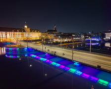<p>Podświetlone Mosty Uniwersyteckie. Widok po zmroku. Wrocław, 28.02.2026</p>