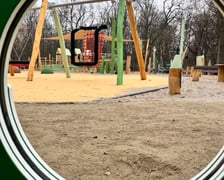 <p>Plac zabaw "Osada krasnali" w Parku Południowym</p>