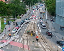 Remont torowiska w rejonie skrzyżowania Traugutta z Krasińskiego. Zdjęcie z poniedziałku 15 czerwca