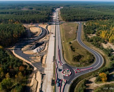 Na zdjęciu przebudowa drogi krajowej DK18 w autostradę A18