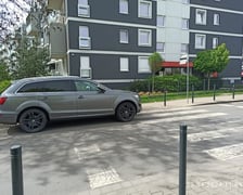 <p>Za takie parkowanie Straż Miejska Wrocławia wypisuje mandaty - samoch&oacute;d zaparkowany na przejściu dla pieszych&nbsp;</p>
