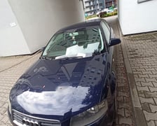 <p>Nieprawidłowo zaparkowane samochody</p>